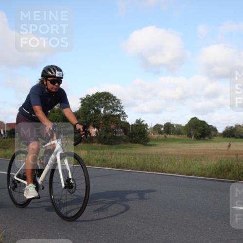 25.08.2024 - Elbe Triathlon Hamburg Fuchs,  Jonas http://msf.ph/oto/6830017 25.08.2024 09:48:06 Radfahren 182, 423, 523, 440, 500, 204 meine-sportfotos.de
