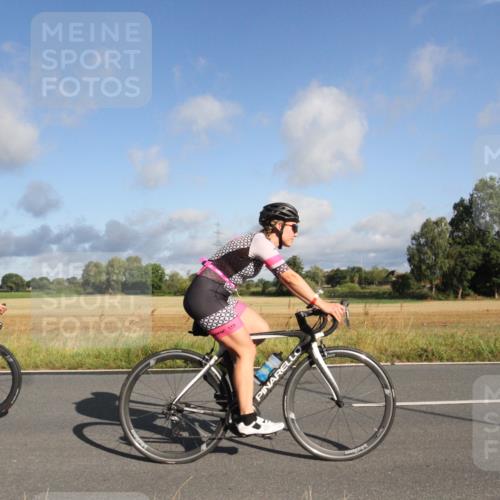 25.08.2024 - Elbe Triathlon Hamburg Fuchs,  Jonas http://msf.ph/oto/6830019 25.08.2024 09:16:55 Radfahren 106, 108, 277, 59 meine-sportfotos.de