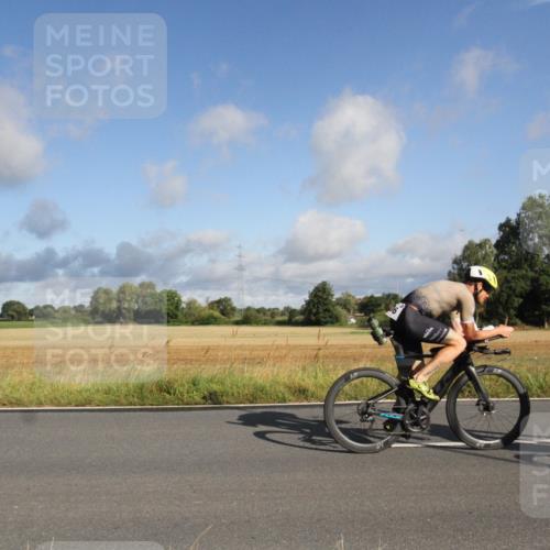 25.08.2024 - Elbe Triathlon Hamburg Fuchs,  Jonas http://msf.ph/oto/6830023 25.08.2024 09:16:55 Radfahren 106, 108, 277, 59 meine-sportfotos.de