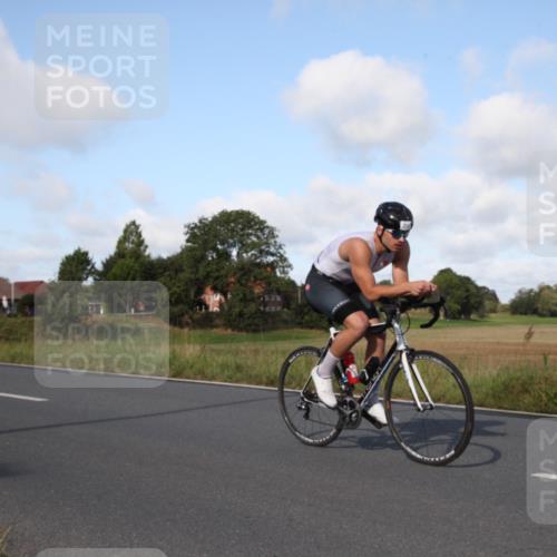25.08.2024 - Elbe Triathlon Hamburg Fuchs,  Jonas http://msf.ph/oto/6830025 25.08.2024 09:48:13 Radfahren 440, 500, 204, 397, 156, 323, 499 meine-sportfotos.de