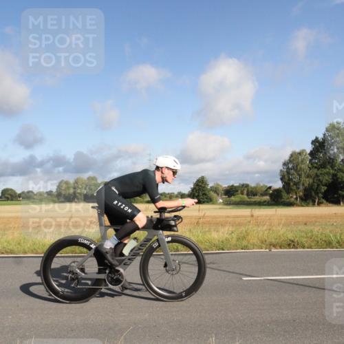 25.08.2024 - Elbe Triathlon Hamburg Fuchs,  Jonas http://msf.ph/oto/6830027 25.08.2024 09:16:57 Radfahren 106, 108, 277, 59 meine-sportfotos.de