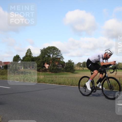 25.08.2024 - Elbe Triathlon Hamburg Fuchs,  Jonas http://msf.ph/oto/6830046 25.08.2024 09:48:20 Radfahren 156, 323, 499, 491, 393, 203, 517 meine-sportfotos.de