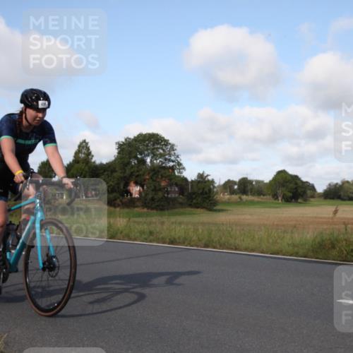 25.08.2024 - Elbe Triathlon Hamburg Fuchs,  Jonas http://msf.ph/oto/6830052 25.08.2024 09:48:22 Radfahren 323, 499, 491, 393, 203, 517, 366, 549 meine-sportfotos.de