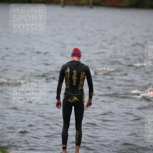 25.08.2024 - Elbe Triathlon Hamburg H.Heesch http://msf.ph/oto/6830054 25.08.2024 07:56:00 Schwimmen  meine-sportfotos.de