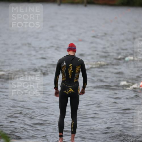 25.08.2024 - Elbe Triathlon Hamburg H.Heesch http://msf.ph/oto/6830063 25.08.2024 07:56:00 Schwimmen  meine-sportfotos.de