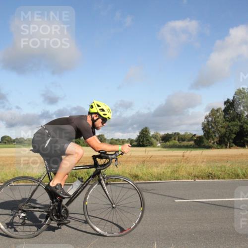 25.08.2024 - Elbe Triathlon Hamburg Fuchs,  Jonas http://msf.ph/oto/6830066 25.08.2024 09:17:43 Radfahren 1851, 289, 323, 265 meine-sportfotos.de