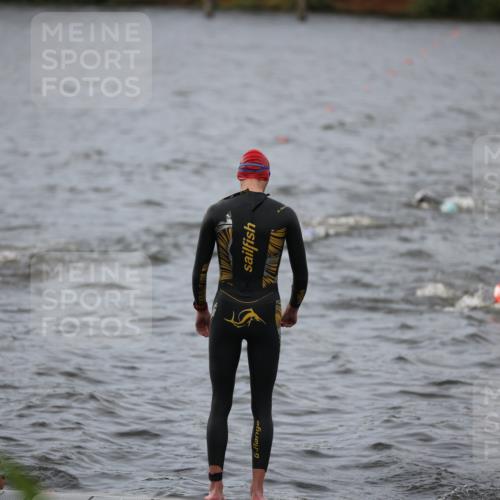25.08.2024 - Elbe Triathlon Hamburg H.Heesch http://msf.ph/oto/6830068 25.08.2024 07:56:00 Schwimmen  meine-sportfotos.de