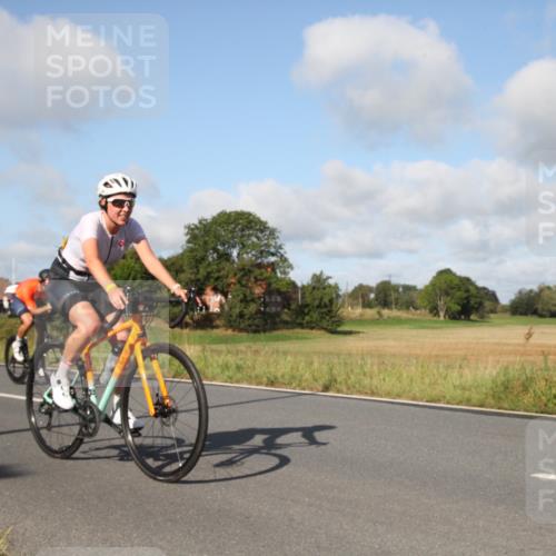 25.08.2024 - Elbe Triathlon Hamburg Fuchs,  Jonas http://msf.ph/oto/6830098 25.08.2024 09:48:41 Radfahren 472, 127, 478, 311, 147 meine-sportfotos.de
