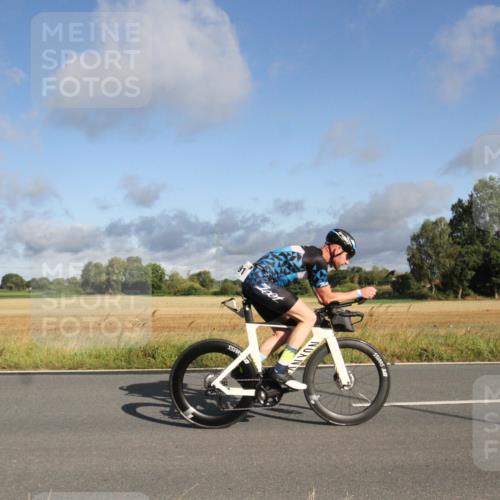 25.08.2024 - Elbe Triathlon Hamburg Fuchs,  Jonas http://msf.ph/oto/6830102 25.08.2024 09:18:08 Radfahren 391, 326, 107, 339 meine-sportfotos.de