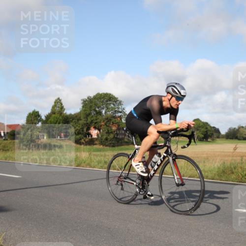 25.08.2024 - Elbe Triathlon Hamburg Fuchs,  Jonas http://msf.ph/oto/6830166 25.08.2024 09:49:26 Radfahren 298, 501, 234, 258, 1851, 307 meine-sportfotos.de