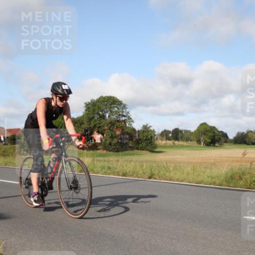 25.08.2024 - Elbe Triathlon Hamburg Fuchs,  Jonas http://msf.ph/oto/6830170 25.08.2024 09:49:27 Radfahren 298, 501, 234, 258, 1851, 307 meine-sportfotos.de