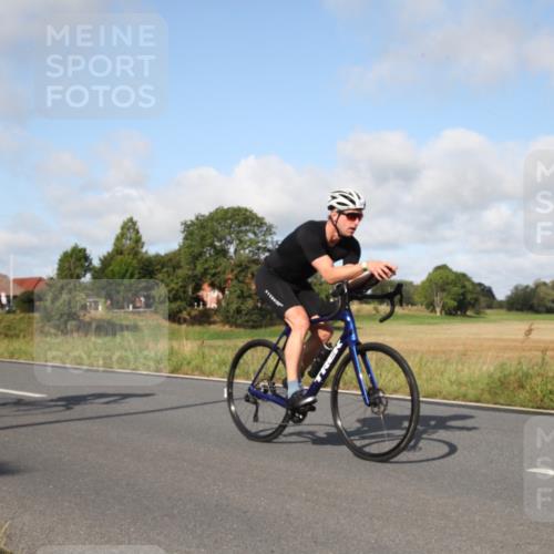25.08.2024 - Elbe Triathlon Hamburg Fuchs,  Jonas http://msf.ph/oto/6830181 25.08.2024 09:49:29 Radfahren 298, 501, 234, 258, 1851, 307, 538 meine-sportfotos.de