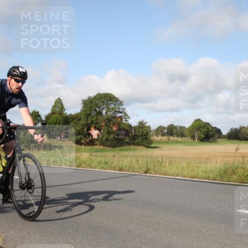 25.08.2024 - Elbe Triathlon Hamburg Fuchs,  Jonas http://msf.ph/oto/6830193 25.08.2024 09:49:31 Radfahren 298, 501, 234, 258, 1851, 307, 538 meine-sportfotos.de