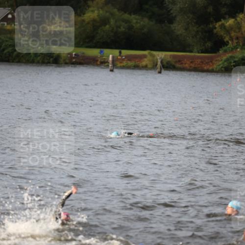25.08.2024 - Elbe Triathlon Hamburg H.Heesch http://msf.ph/oto/6830194 25.08.2024 07:56:13 Schwimmen  meine-sportfotos.de