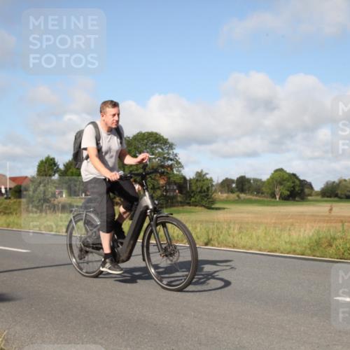 25.08.2024 - Elbe Triathlon Hamburg Fuchs,  Jonas http://msf.ph/oto/6830228 25.08.2024 09:49:48 Radfahren 445, 275, 509, 241, 263, 144, 357, 209, 399 meine-sportfotos.de