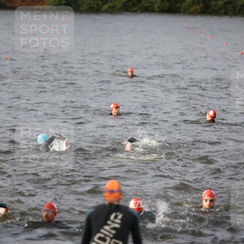 25.08.2024 - Elbe Triathlon Hamburg H.Heesch http://msf.ph/oto/6830236 25.08.2024 07:56:16 Schwimmen  meine-sportfotos.de