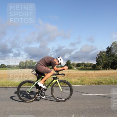 25.08.2024 - Elbe Triathlon Hamburg Fuchs,  Jonas http://msf.ph/oto/6830244 25.08.2024 09:20:06 Radfahren 232, 172, 336 meine-sportfotos.de