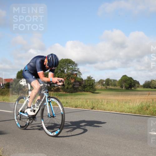25.08.2024 - Elbe Triathlon Hamburg Fuchs,  Jonas http://msf.ph/oto/6830255 25.08.2024 09:49:57 Radfahren 357, 209, 399, 433, 337, 524, 108 meine-sportfotos.de