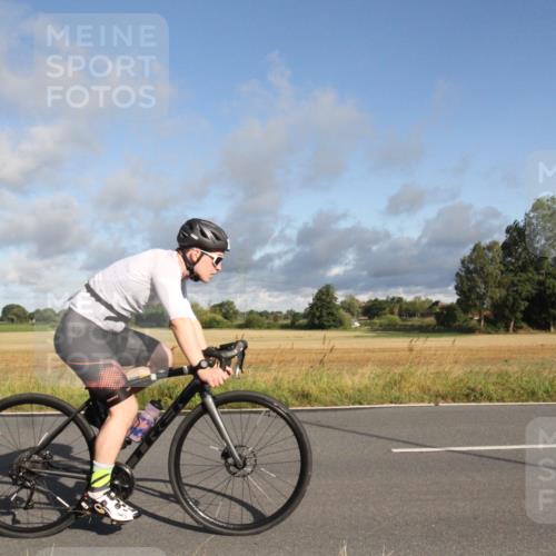 25.08.2024 - Elbe Triathlon Hamburg Fuchs,  Jonas http://msf.ph/oto/6830291 25.08.2024 09:20:31 Radfahren 109, 328, 274, 224, 316, 159 meine-sportfotos.de