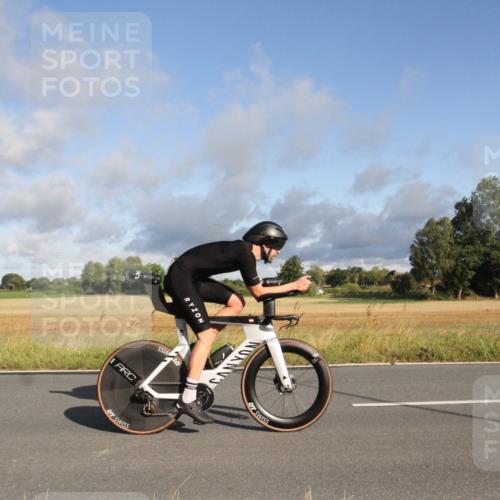 25.08.2024 - Elbe Triathlon Hamburg Fuchs,  Jonas http://msf.ph/oto/6830301 25.08.2024 09:20:34 Radfahren 109, 328, 274, 224, 316, 159, 245 meine-sportfotos.de