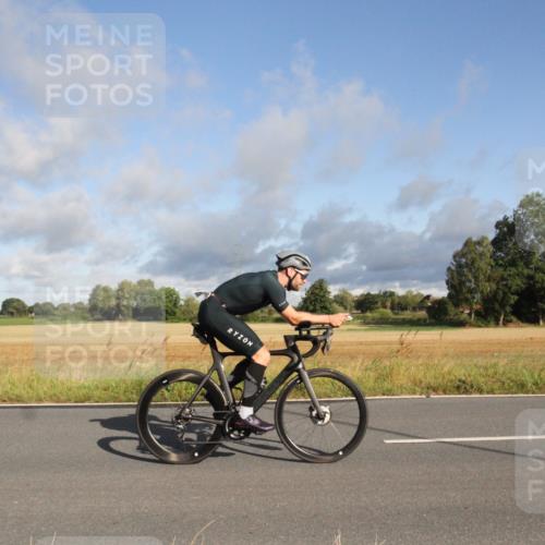 25.08.2024 - Elbe Triathlon Hamburg Fuchs,  Jonas http://msf.ph/oto/6830313 25.08.2024 09:20:39 Radfahren 316, 159, 245, 80, 433 meine-sportfotos.de
