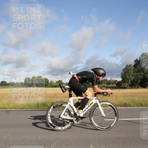 25.08.2024 - Elbe Triathlon Hamburg Fuchs,  Jonas http://msf.ph/oto/6830325 25.08.2024 09:20:48 Radfahren 424 meine-sportfotos.de