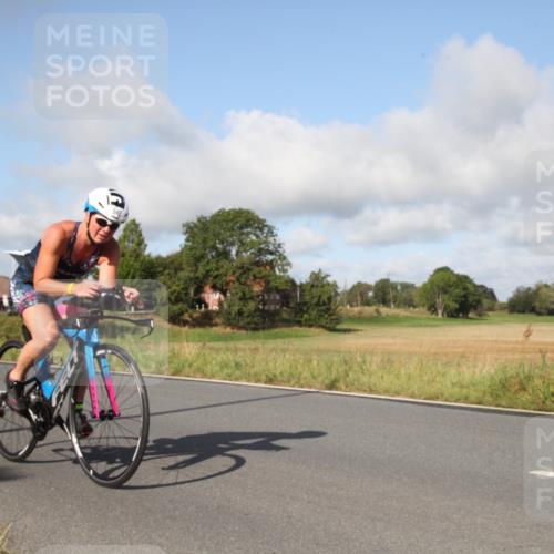 25.08.2024 - Elbe Triathlon Hamburg Fuchs,  Jonas http://msf.ph/oto/6830343 25.08.2024 09:50:51 Radfahren 325, 181, 542, 457, 319 meine-sportfotos.de