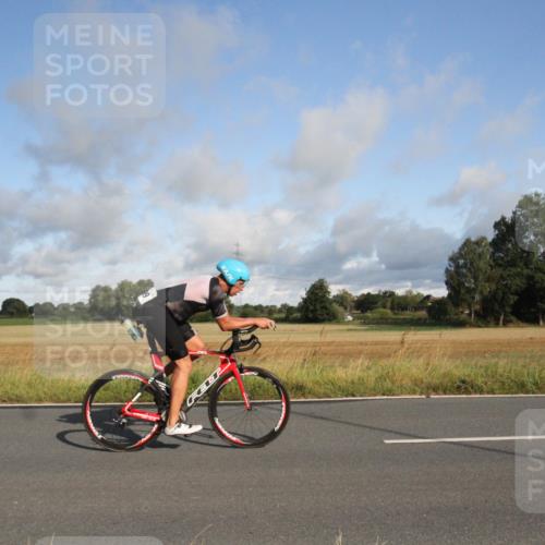 25.08.2024 - Elbe Triathlon Hamburg Fuchs,  Jonas http://msf.ph/oto/6830349 25.08.2024 09:21:00 Radfahren 100, 203, 1850, 89, 399, 267, 79 meine-sportfotos.de