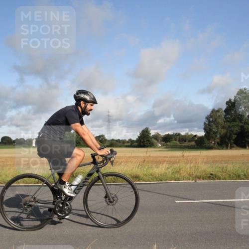 25.08.2024 - Elbe Triathlon Hamburg Fuchs,  Jonas http://msf.ph/oto/6830354 25.08.2024 09:21:02 Radfahren 203, 1850, 89, 399, 267, 79, 39 meine-sportfotos.de