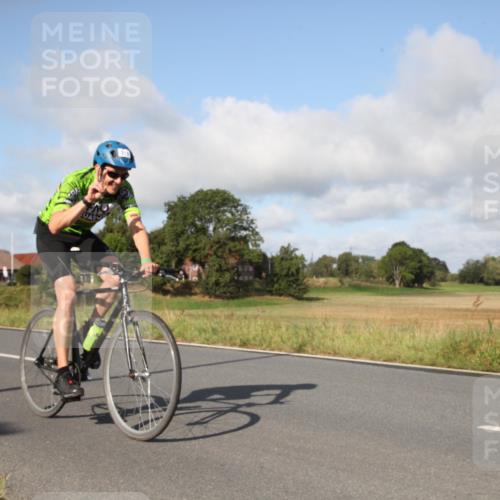 25.08.2024 - Elbe Triathlon Hamburg Fuchs,  Jonas http://msf.ph/oto/6830355 25.08.2024 09:50:56 Radfahren 542, 457, 319, 526 meine-sportfotos.de