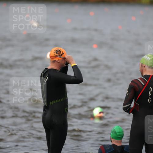 25.08.2024 - Elbe Triathlon Hamburg H.Heesch http://msf.ph/oto/6830363 25.08.2024 07:56:38 Schwimmen  meine-sportfotos.de