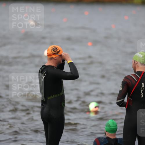 25.08.2024 - Elbe Triathlon Hamburg H.Heesch http://msf.ph/oto/6830366 25.08.2024 07:56:38 Schwimmen  meine-sportfotos.de