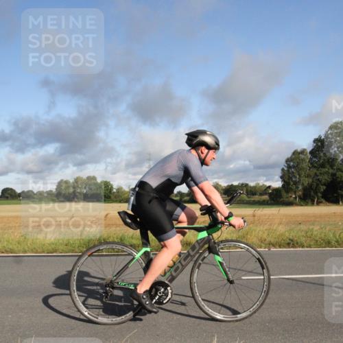 25.08.2024 - Elbe Triathlon Hamburg Fuchs,  Jonas http://msf.ph/oto/6830380 25.08.2024 09:21:18 Radfahren 246, 298, 311 meine-sportfotos.de
