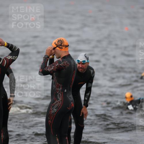 25.08.2024 - Elbe Triathlon Hamburg H.Heesch http://msf.ph/oto/6830382 25.08.2024 07:56:55 Schwimmen  meine-sportfotos.de