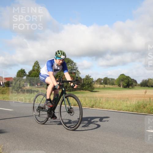 25.08.2024 - Elbe Triathlon Hamburg Fuchs,  Jonas http://msf.ph/oto/6830394 25.08.2024 09:51:27 Radfahren 266, 490, 265 meine-sportfotos.de