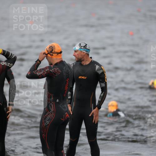 25.08.2024 - Elbe Triathlon Hamburg H.Heesch http://msf.ph/oto/6830413 25.08.2024 07:56:56 Schwimmen  meine-sportfotos.de