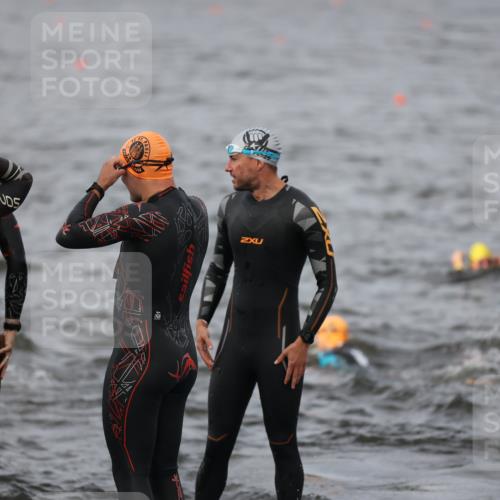 25.08.2024 - Elbe Triathlon Hamburg H.Heesch http://msf.ph/oto/6830428 25.08.2024 07:56:56 Schwimmen  meine-sportfotos.de