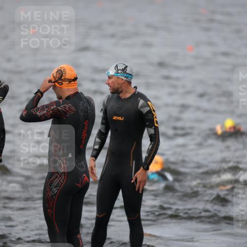 25.08.2024 - Elbe Triathlon Hamburg H.Heesch http://msf.ph/oto/6830432 25.08.2024 07:56:56 Schwimmen  meine-sportfotos.de