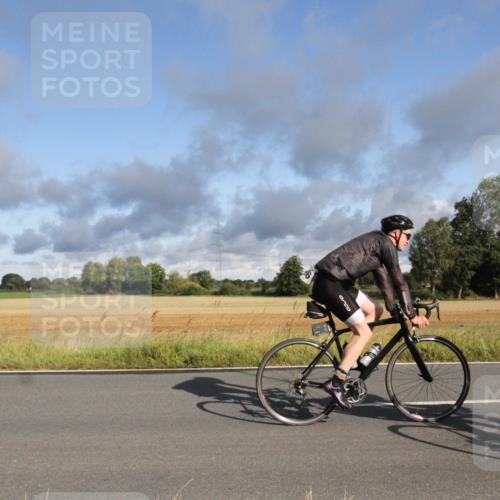 25.08.2024 - Elbe Triathlon Hamburg Fuchs,  Jonas http://msf.ph/oto/6830447 25.08.2024 09:21:56 Radfahren 84, 296, 93, 308 meine-sportfotos.de