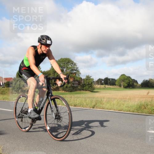 25.08.2024 - Elbe Triathlon Hamburg Fuchs,  Jonas http://msf.ph/oto/6830452 25.08.2024 09:52:32 Radfahren 389, 289, 426, 527, 309 meine-sportfotos.de