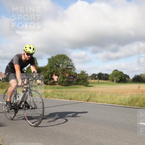 25.08.2024 - Elbe Triathlon Hamburg Fuchs,  Jonas http://msf.ph/oto/6830459 25.08.2024 09:52:33 Radfahren 389, 289, 426, 527, 309 meine-sportfotos.de