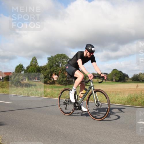 25.08.2024 - Elbe Triathlon Hamburg Fuchs,  Jonas http://msf.ph/oto/6830469 25.08.2024 09:52:37 Radfahren 389, 289, 426, 527, 309 meine-sportfotos.de