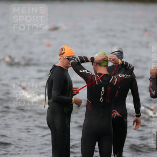 25.08.2024 - Elbe Triathlon Hamburg H.Heesch http://msf.ph/oto/6830473 25.08.2024 07:57:00 Schwimmen  meine-sportfotos.de