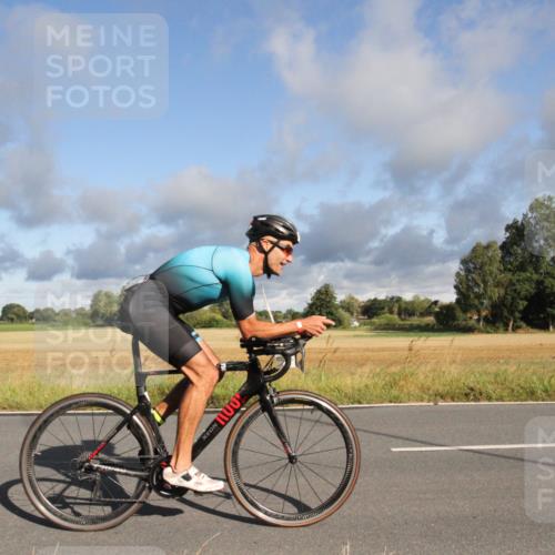 25.08.2024 - Elbe Triathlon Hamburg Fuchs,  Jonas http://msf.ph/oto/6830477 25.08.2024 09:22:17 Radfahren 184, 37, 169, 179, 62, 440 meine-sportfotos.de