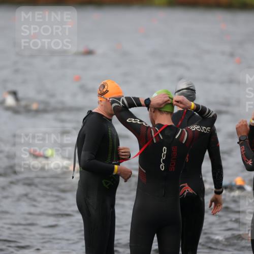 25.08.2024 - Elbe Triathlon Hamburg H.Heesch http://msf.ph/oto/6830483 25.08.2024 07:57:00 Schwimmen  meine-sportfotos.de