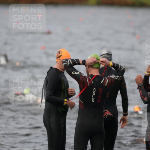 25.08.2024 - Elbe Triathlon Hamburg H.Heesch http://msf.ph/oto/6830488 25.08.2024 07:57:00 Schwimmen  meine-sportfotos.de