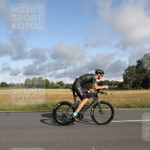 25.08.2024 - Elbe Triathlon Hamburg Fuchs,  Jonas http://msf.ph/oto/6830508 25.08.2024 09:22:35 Radfahren 241, 91, 327 meine-sportfotos.de
