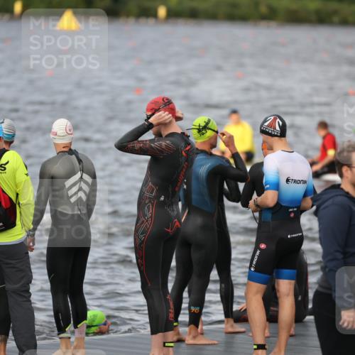 25.08.2024 - Elbe Triathlon Hamburg H.Heesch http://msf.ph/oto/6830509 25.08.2024 07:58:34 Schwimmen  meine-sportfotos.de
