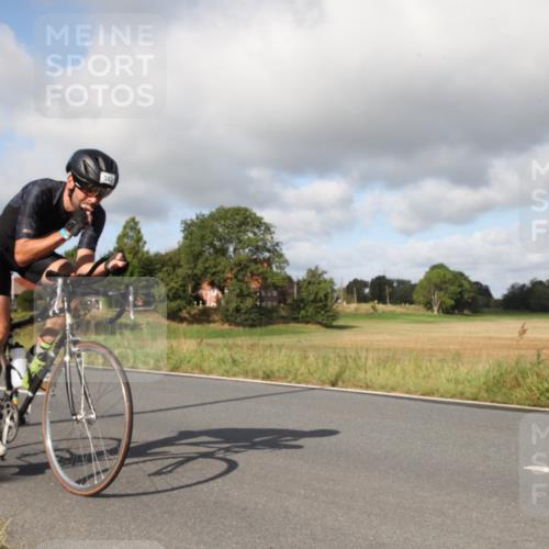 25.08.2024 - Elbe Triathlon Hamburg Fuchs,  Jonas http://msf.ph/oto/6830515 25.08.2024 09:53:09 Radfahren 310, 403, 342, 404, 465, 123, 479 meine-sportfotos.de