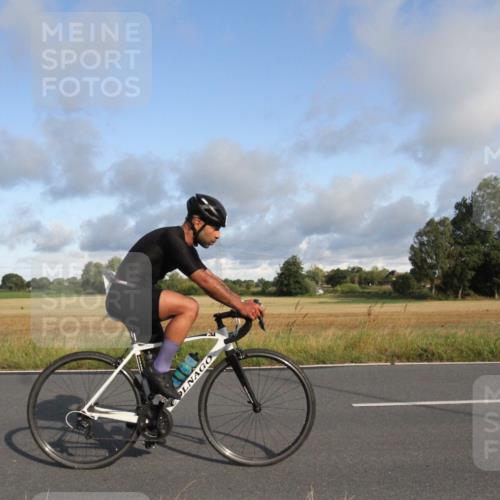 25.08.2024 - Elbe Triathlon Hamburg Fuchs,  Jonas http://msf.ph/oto/6830517 25.08.2024 09:22:41 Radfahren 241, 91, 327, 209, 45 meine-sportfotos.de